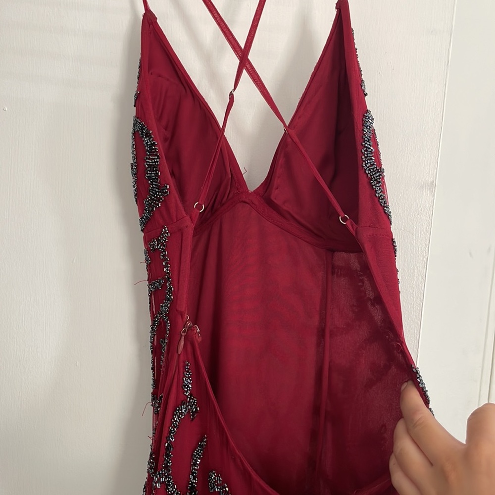 Red Gown - Picture 8 of 9